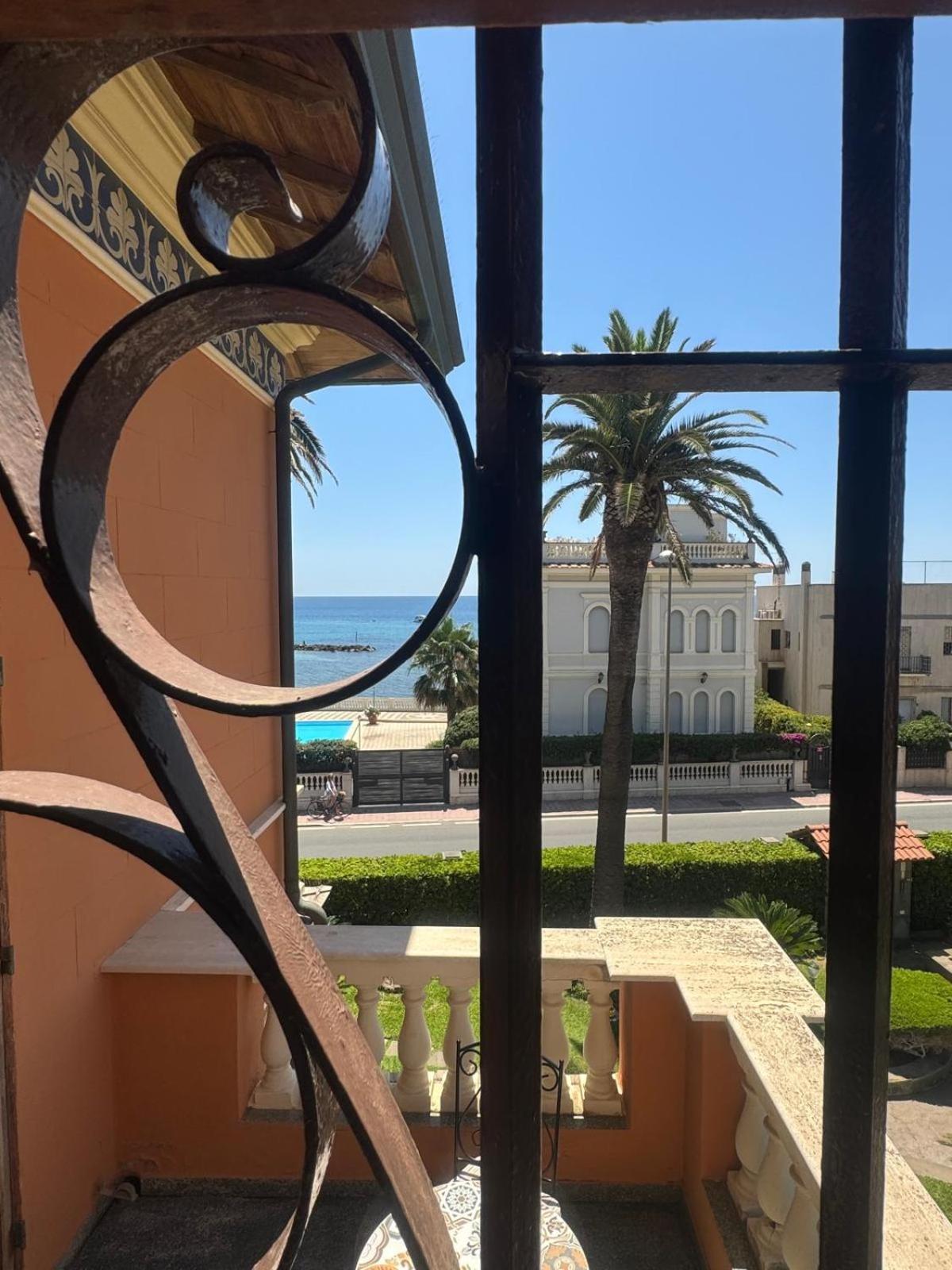 Palazzo Moresco سانتا مارينيلاّ المظهر الخارجي الصورة
